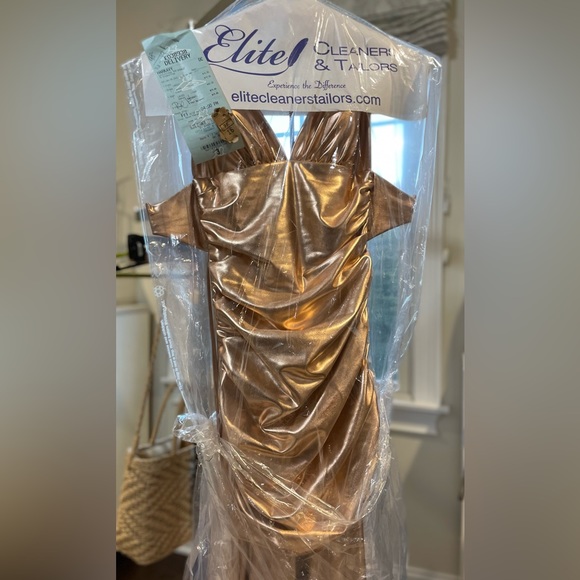 Atria (atriadresses.com) Rose Gold Prom Gown - Picture 4 of 9